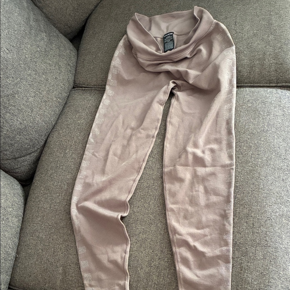 Pink Victoria Secret leggings woman’s medium (m)